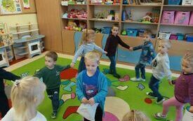Zajęcia taneczne w przedszkolu 13