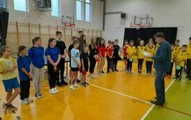 DRUŻYNOWY TENIS STOŁOWY                                                                                                         DZIEWCZĘTA Z SZERZAW KOLEJNY ROK NAJLEPSZE W GMINIE 8