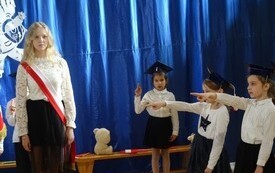 Ślubowanie pierwszoklasist&oacute;w 12
