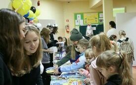 Kiermasz książek w Publicznej Szkole Podstawowej w Chybicach 12