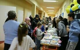 Kiermasz książek w Publicznej Szkole Podstawowej w Chybicach 15