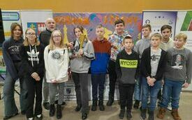  DZIEWCZĘTA  Z SZERZAW MISTRZYNIAMI WOJEW&Oacute;DZTWA  W  DRUŻYNOWYM TURNIEJU SZACHOWYM, CHŁOPCY TRZECIE MIEJSCE. 5