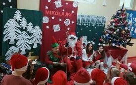 Mikołaj w przedszkolu 83