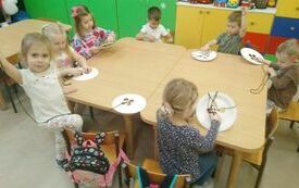Dzień Guzika w Przedszkolu w Radkowicach 7