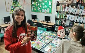 Mikołajkowy kiermasz książek - PSP Łomno 8