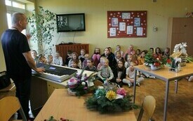 &bdquo;Wszyscy w dniu Bożego Narodzenia stajemy się dziećmi&hellip;&rdquo;. Przedświąteczny czas w świetlicy szkolnej w Chybicach 1