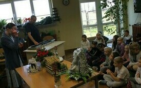 &bdquo;Wszyscy w dniu Bożego Narodzenia stajemy się dziećmi&hellip;&rdquo;. Przedświąteczny czas w świetlicy szkolnej w Chybicach 3