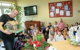 &bdquo;Wszyscy w dniu Bożego Narodzenia stajemy się dziećmi&hellip;&rdquo;. Przedświąteczny czas w świetlicy szkolnej w Chybicach 4