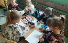 &bdquo;Wszyscy w dniu Bożego Narodzenia stajemy się dziećmi&hellip;&rdquo;. Przedświąteczny czas w świetlicy szkolnej w Chybicach 13