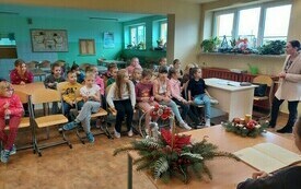 &bdquo;Wszyscy w dniu Bożego Narodzenia stajemy się dziećmi&hellip;&rdquo;. Przedświąteczny czas w świetlicy szkolnej w Chybicach 18