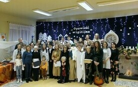 Przedświąteczne czytanie &bdquo;Opowieści wigilijnej&rdquo; w Chybicach 2