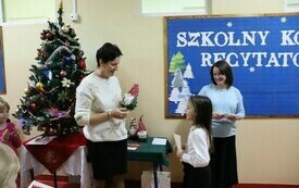 &bdquo;Magia Świąt Bożego Narodzenia&rdquo;- Szkolny Konkurs Recytatorski w Publicznej Szkole Podstawowej im. Feliksa Szczęsnego Karnickiego w Chybicach 7