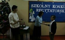&bdquo;Magia Świąt Bożego Narodzenia&rdquo;- Szkolny Konkurs Recytatorski w Publicznej Szkole Podstawowej im. Feliksa Szczęsnego Karnickiego w Chybicach 15