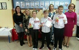 Finał szkolnego konkursu na komplet ozd&oacute;b choinkowych z dawnych lat 6