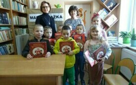 Wyprawka czytelnicza dla pierwszoklasist&oacute;w PSP w Godowie 1