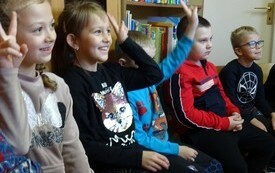 Pasowanie na Czytelnika w PSP w Łomnie 3