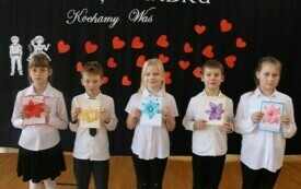 Dzień Babci i Dziadka w Publicznej Szkole Podstawowej im. Feliksa Szczęsnego Karnickiego  w Chybicach 1