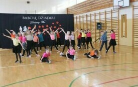 Dzień Babci i Dziadka w Publicznej Szkole Podstawowej im. Feliksa Szczęsnego Karnickiego  w Chybicach 14