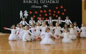 Dzień Babci i Dziadka w Publicznej Szkole Podstawowej im. Feliksa Szczęsnego Karnickiego  w Chybicach 26