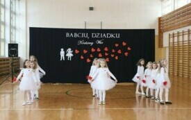 Dzień Babci i Dziadka w Publicznej Szkole Podstawowej im. Feliksa Szczęsnego Karnickiego  w Chybicach 28