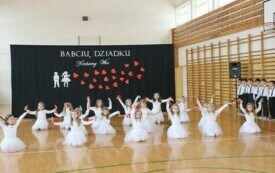 Dzień Babci i Dziadka w Publicznej Szkole Podstawowej im. Feliksa Szczęsnego Karnickiego  w Chybicach 31