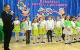 Dzień Babci i Dziadka w PSP im. W. Pomianowskiej w Radkowicach 26