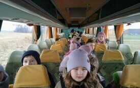 Wyjazd do teatru uczni&oacute;w klas I-III 6