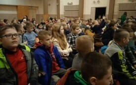 Wyjazd do teatru uczni&oacute;w klas I-III 10