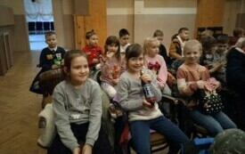 Wyjazd do teatru uczni&oacute;w klas I-III 15