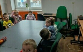 &bdquo;Pszcz&oacute;łki&rdquo; w bibliotece szkolnej - PSP Łomno 16