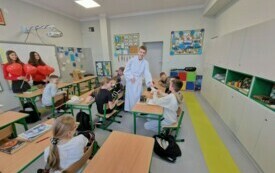 Poczta Walentynkowa, czyli walentynki w Szkole Podstawowej w Łomnie 12