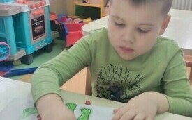 Dzień dinozaura w przedszkolu w Chybicach 39