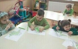 Dzień dinozaura w przedszkolu w Chybicach 46