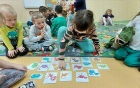 Dzień dinozaura w przedszkolu w Chybicach 87