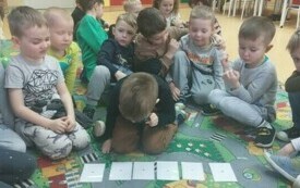 Dzień dinozaura w przedszkolu w Chybicach 94