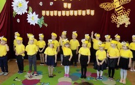 Pasowanie na przedszkolaka grupa Pszcz&oacute;łki - PSP Łomno 3