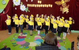 Pasowanie na przedszkolaka grupa Pszcz&oacute;łki - PSP Łomno 4