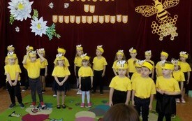 Pasowanie na przedszkolaka grupa Pszcz&oacute;łki - PSP Łomno 8