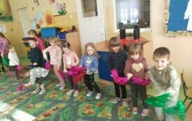 Muzyczne popołudnia u przedszkolak&oacute;w z Chybic 9