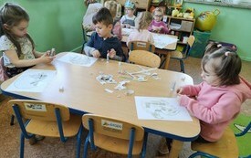 Święto Niepodległości u przedszkolak&oacute;w - PSP Łomno 15