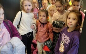 Wycieczka na spektakl teatralny ,, Alicja w Krainie Czar&oacute;w&rsquo;&rsquo;. 21