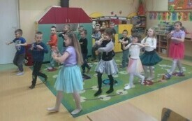  Międzynarodowy Dzień Tańca w przedszkolu w Chybicach 23