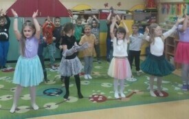  Międzynarodowy Dzień Tańca w przedszkolu w Chybicach 27