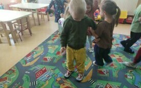  Międzynarodowy Dzień Tańca w przedszkolu w Chybicach 43