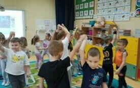  Międzynarodowy Dzień Tańca w przedszkolu w Chybicach 55