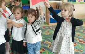 Majowe  święta u chybickich  przedszkolak&oacute;w 1
