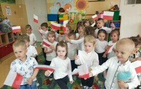 Majowe  święta u chybickich  przedszkolak&oacute;w 8