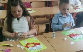 Majowe  święta u chybickich  przedszkolak&oacute;w 12