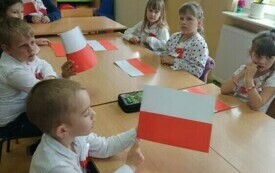 Majowe  święta u chybickich  przedszkolak&oacute;w 17