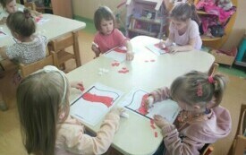 Majowe  święta u chybickich  przedszkolak&oacute;w 26